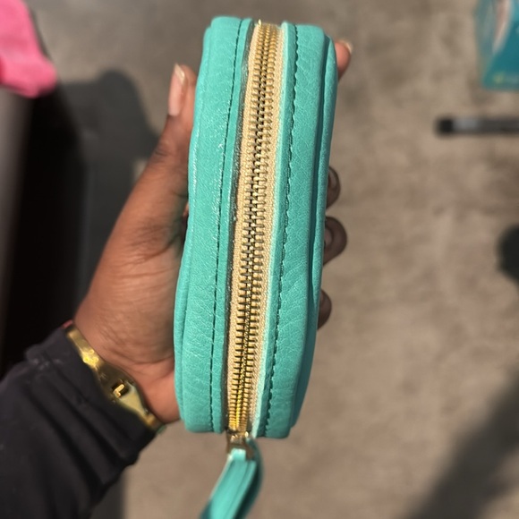 Large Bucket Bag in West Palm Beach with matching wallet - Picture 14 of 15